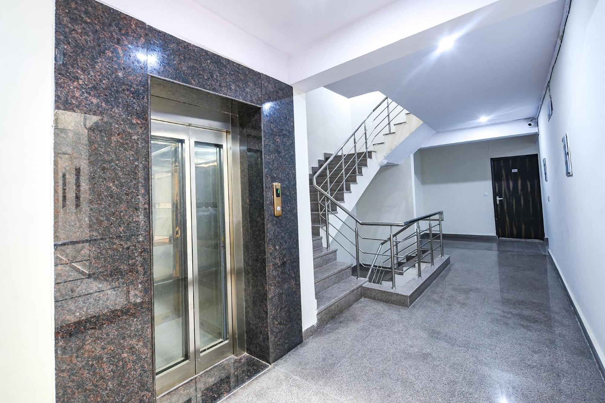 Fabhotel The Yashobhumi Near Yashobhoomi Convention Centre Delhi  Buitenkant foto