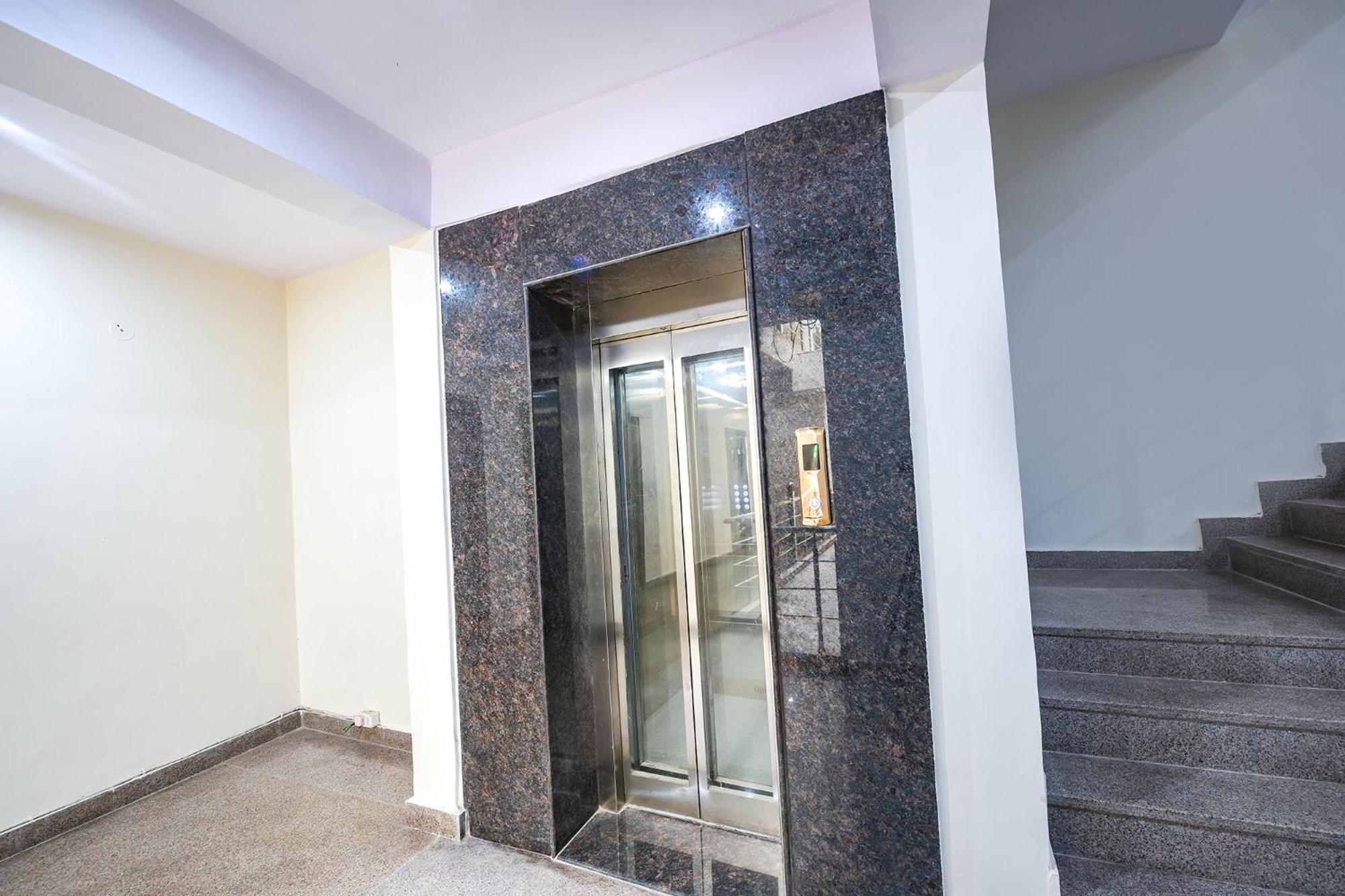 Fabhotel The Yashobhumi Near Yashobhoomi Convention Centre Delhi  Buitenkant foto